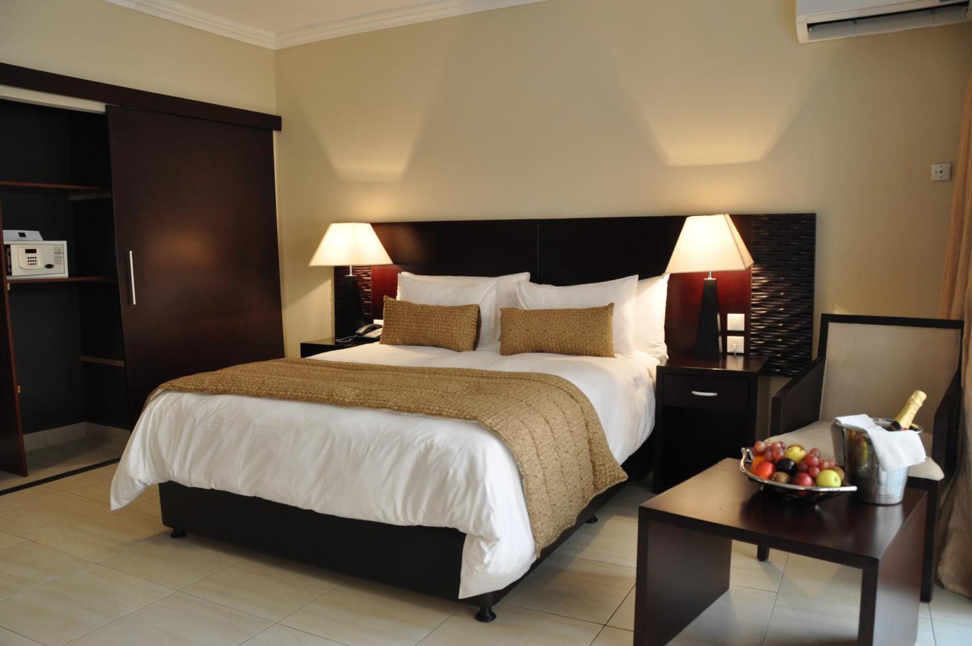 Hotel Royal Kinshasa Bagian luar foto